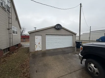 $85,500 | 140 South 4th Street, Albion, IL 62806