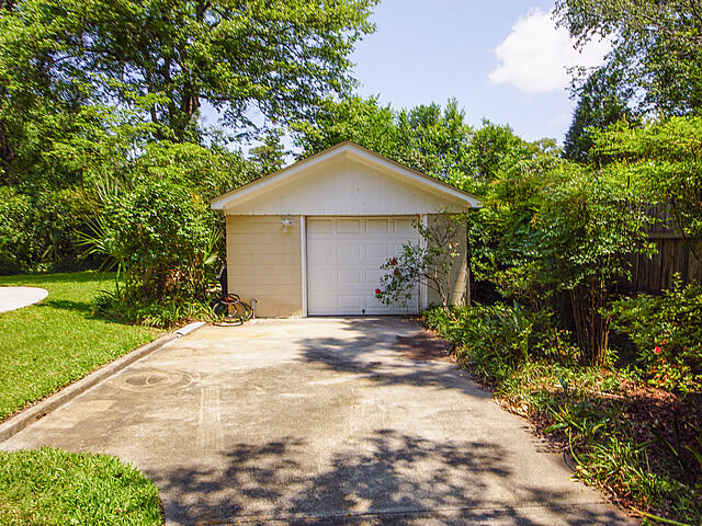 1176 Chesterfield Road North Charleston, SC 29405 - Photo 36 of 50 38