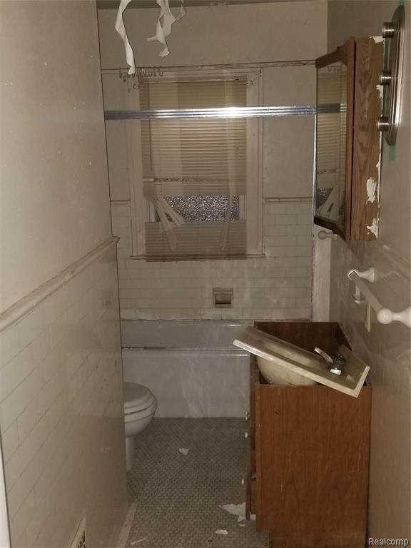3453 Devonshire Road Detroit, MI 48224 - Photo 10 of 27