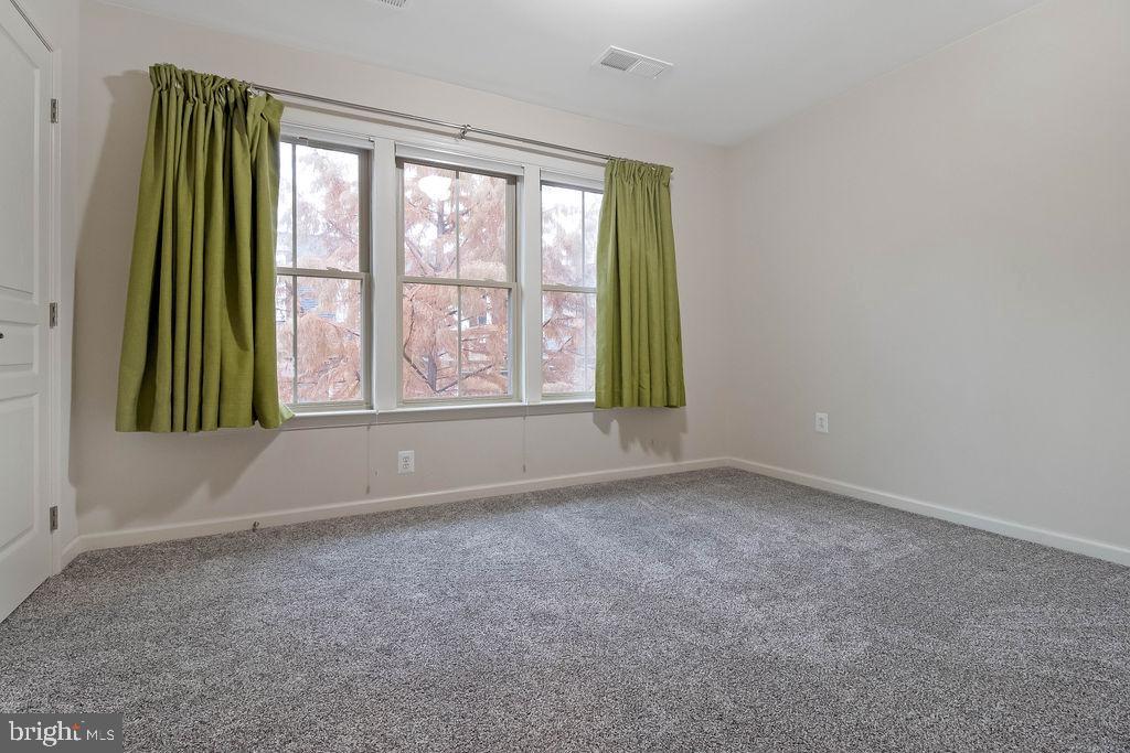 3347 Kemper Road Arlington, VA 22206 - Photo 11 of 23 Master Bedroom