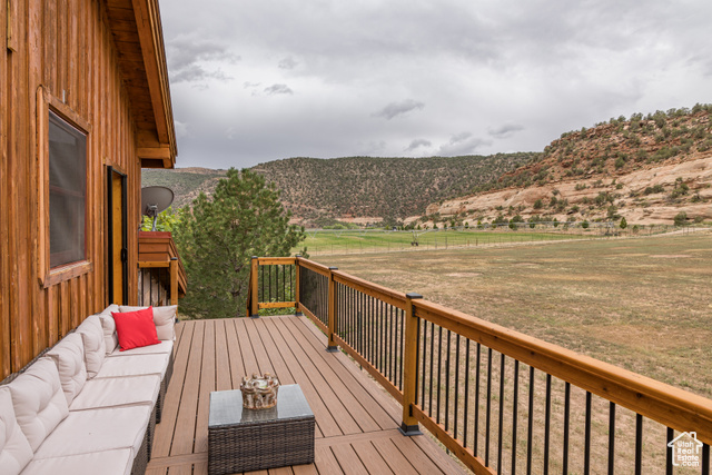1095 South Montezuma Canyon Road Monticello, UT 84535 - Photo 49 of 109 Upper bedroom balcony