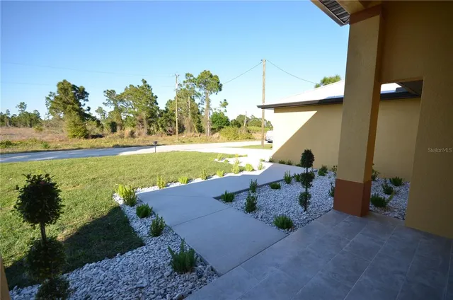 $2,600 | 1242 Hathor Street East, Lehigh Acres, FL 33974