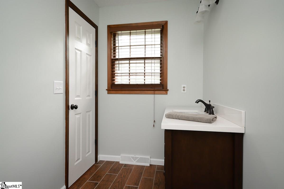 208 State Rd S-42-7477 Greer, SC 29651 - Photo 13 of 29 Gallery Image 13