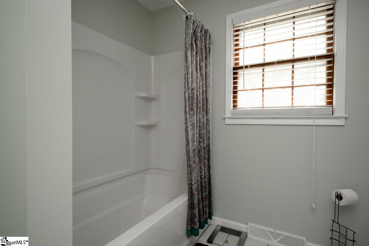 208 State Rd S-42-7477 Greer, SC 29651 - Photo 17 of 29 Gallery Image 17