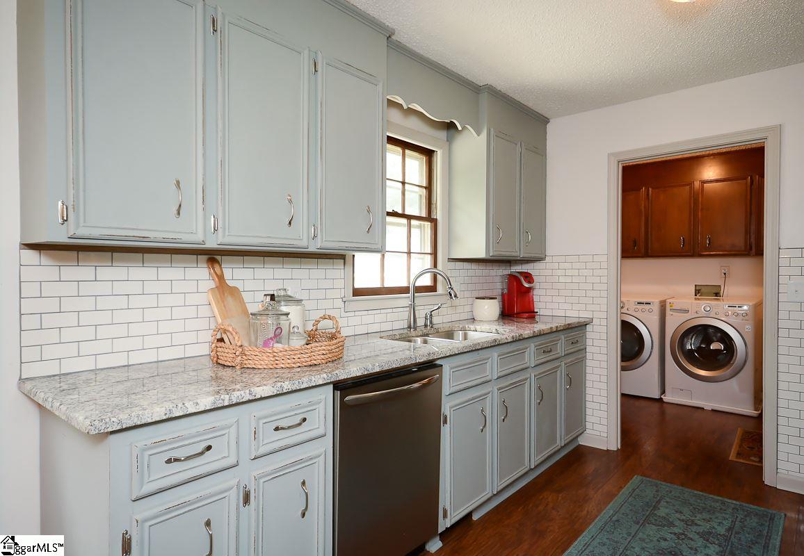 208 State Rd S-42-7477 Greer, SC 29651 - Photo 4 of 29 Gallery Image 4
