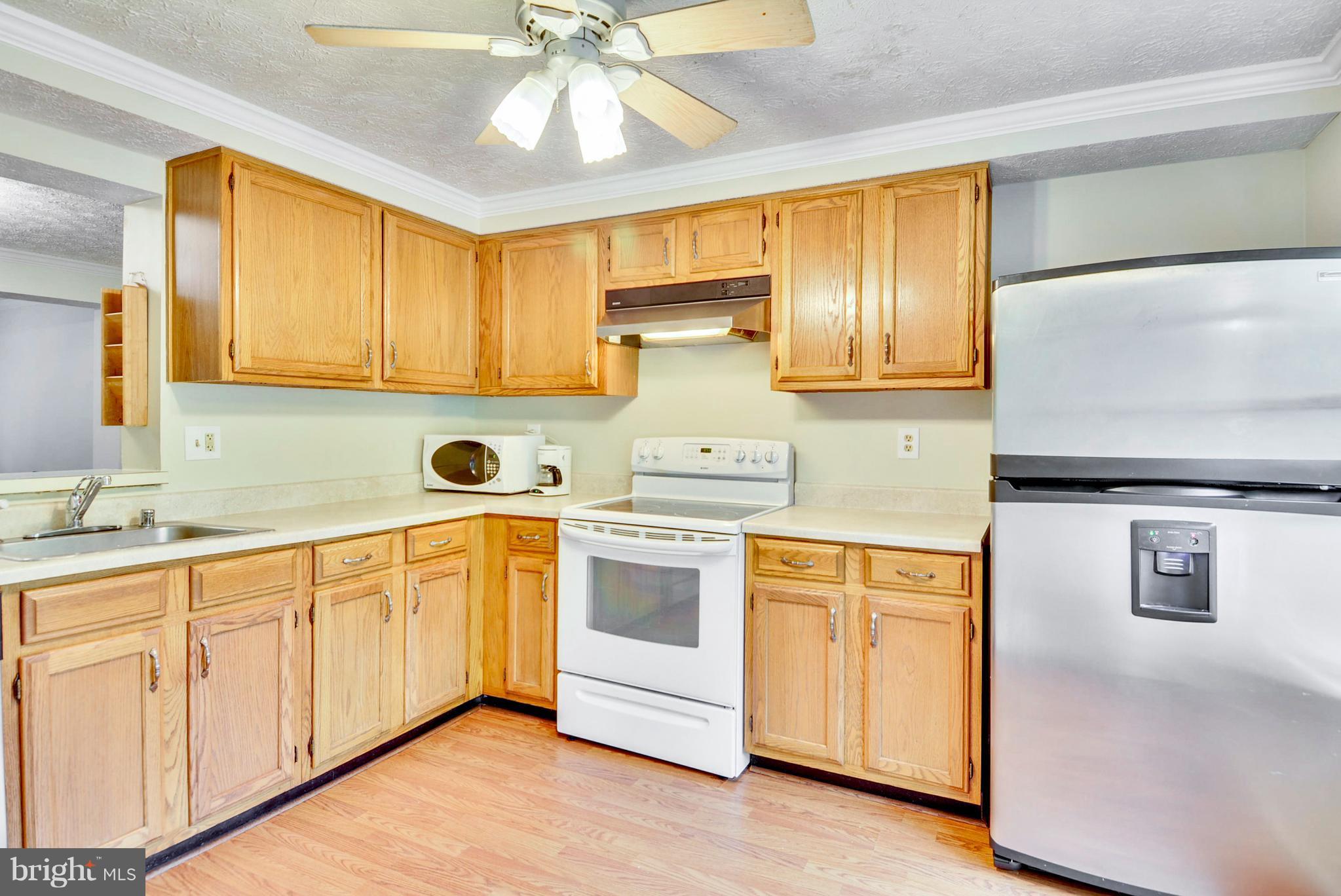 7526 Mandan Road Greenbelt, MD 20770 - Photo 8 of 21 Kitchen with new countertops