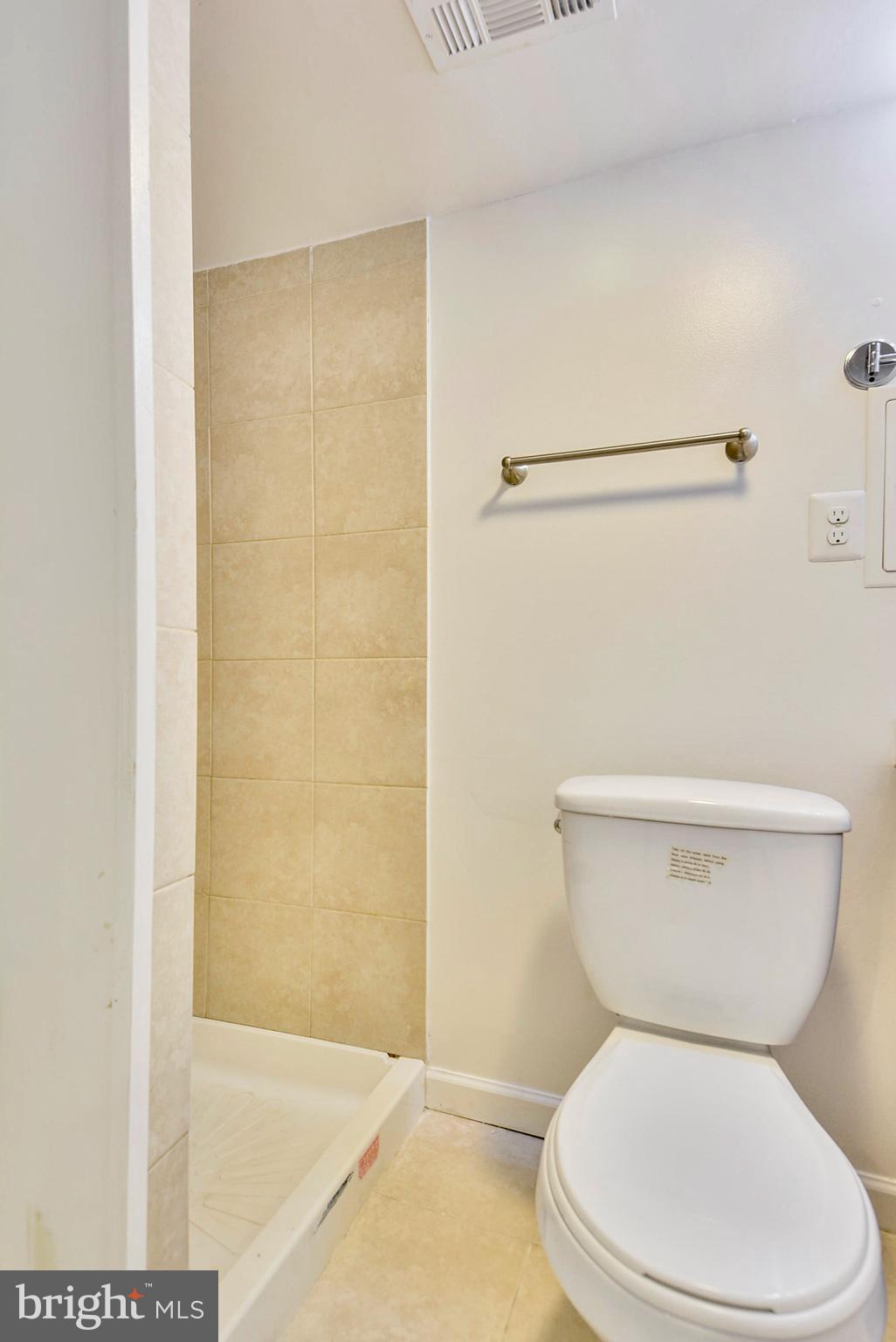 7526 Mandan Road Greenbelt, MD 20770 - Photo 10 of 21 Bath on Entry Level/Above Ground basment