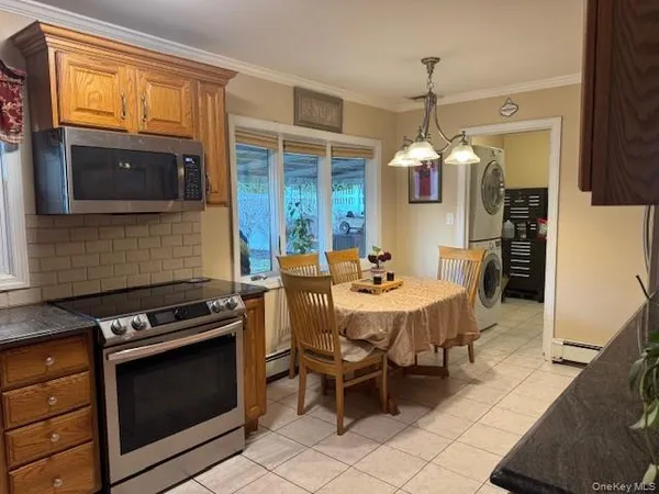 $699,999 | 3519 Princeton Drive North, Wantagh, NY 11793