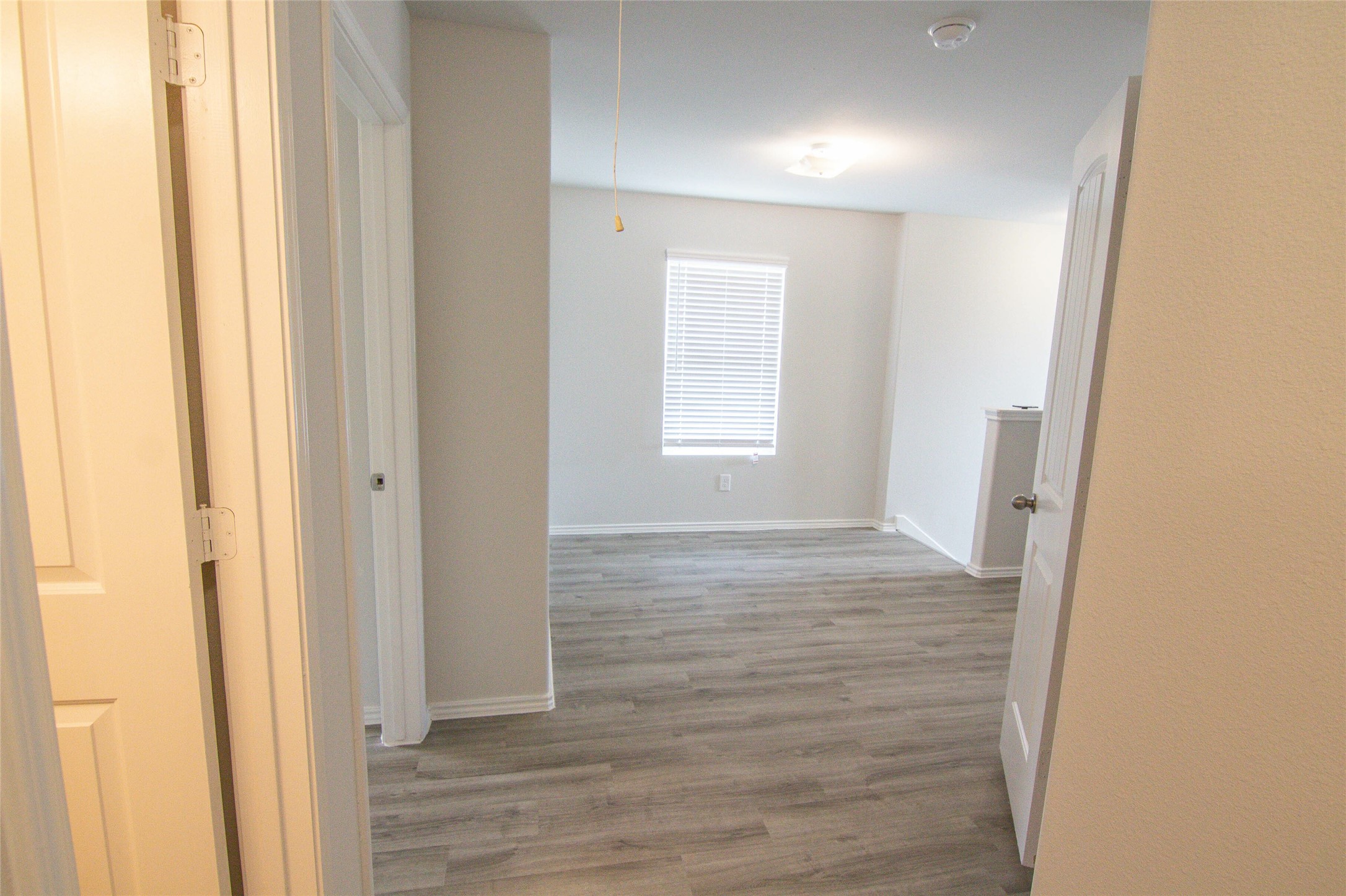 18546 Boomi Ravine Trail Katy, TX 77449 - Photo 17 of 19 Photos may be representative of the floor plan and not the exact home. Finishes, layout, and features of the actual property for lease may vary.
d