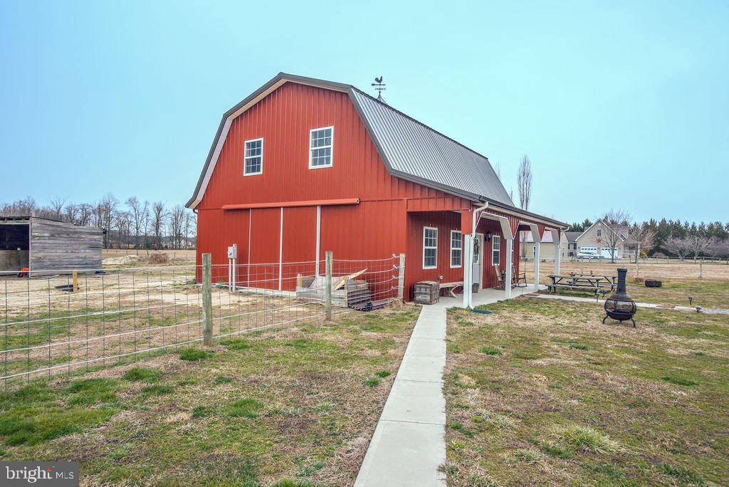 4977 Kenton Road Dover, DE 19904 - Photo 16 of 33 Barn side view w/view of horse stall access