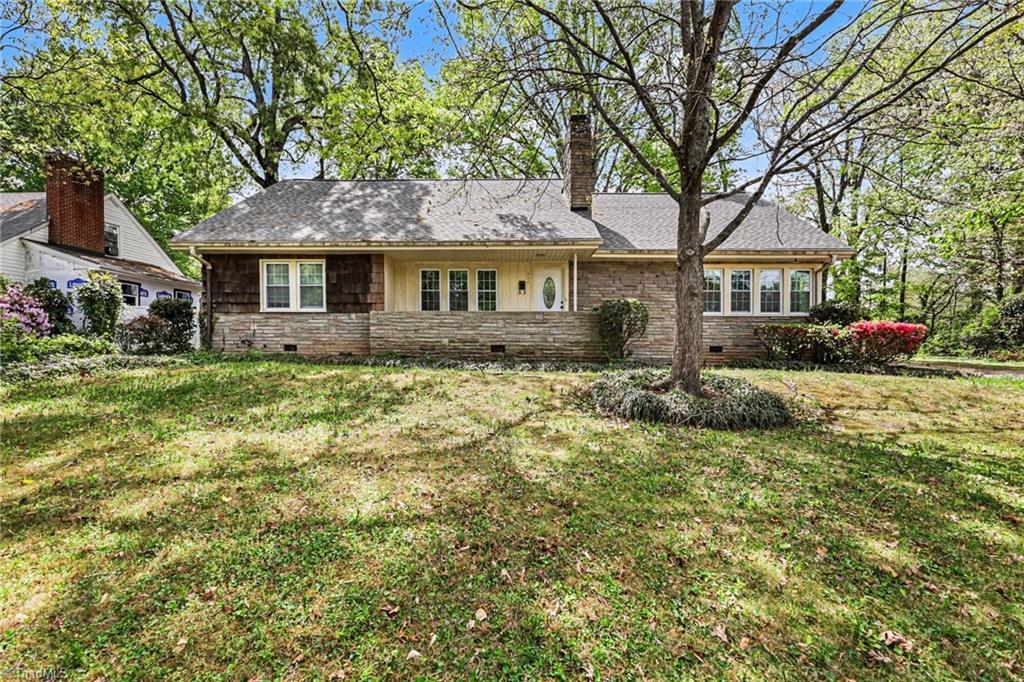 711 Quaker Lane High Point, NC 27262 - Photo 3 of 33