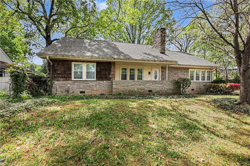 711 Quaker Lane High Point, NC 27262 - Photo 4 of 33