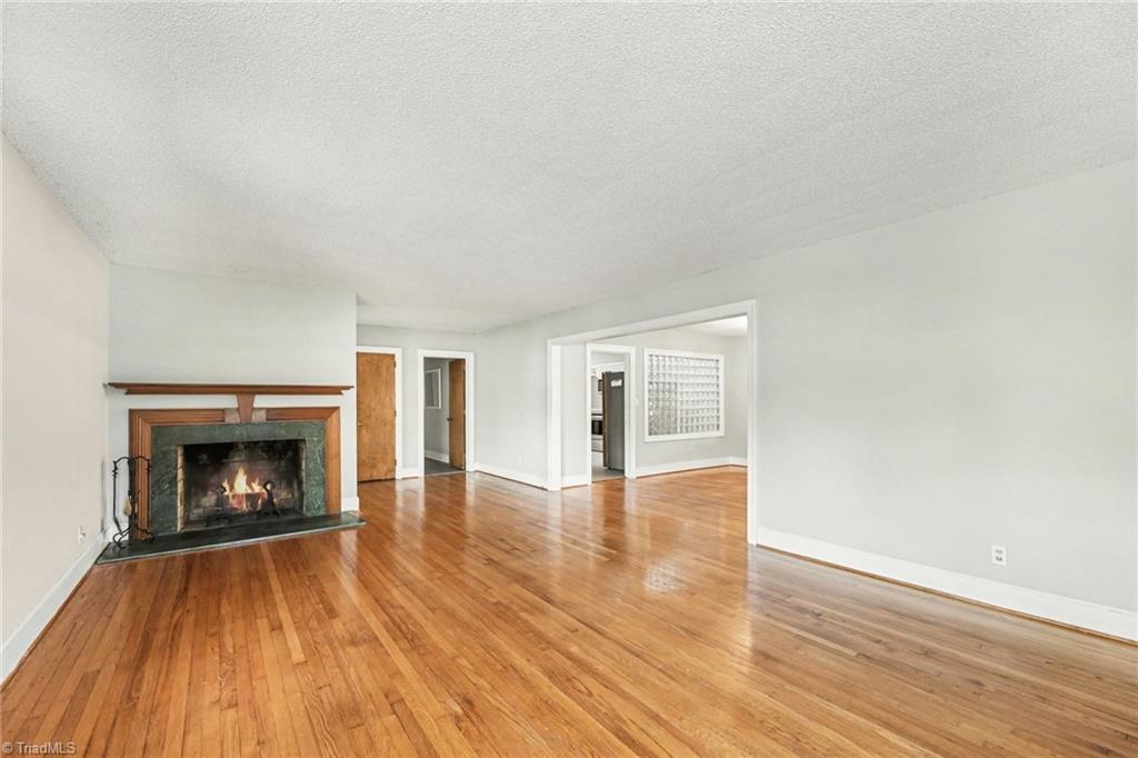 711 Quaker Lane High Point, NC 27262 - Photo 5 of 33