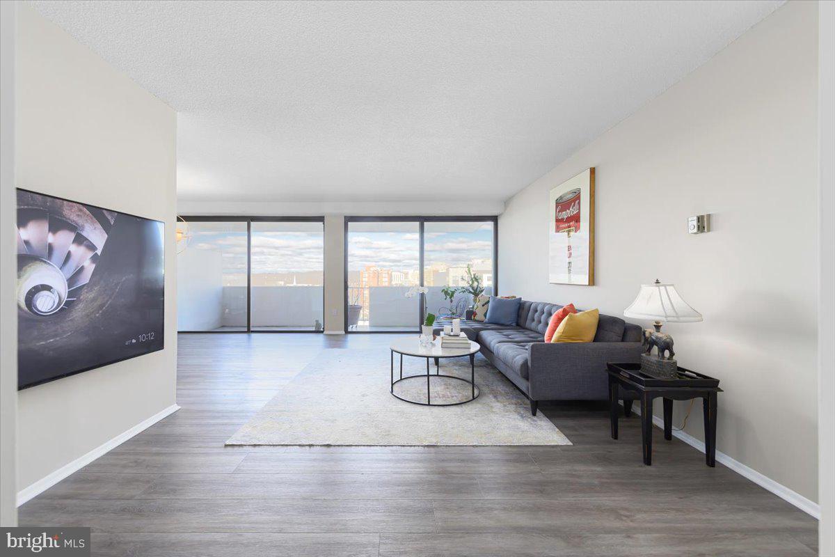4141 North Henderson Road, Unit 913 Arlington, VA 22203 - Photo 2 of 41