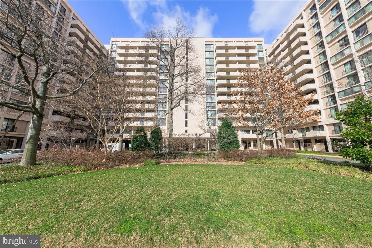 4141 North Henderson Road, Unit 913 Arlington, VA 22203 - Photo 21 of 41