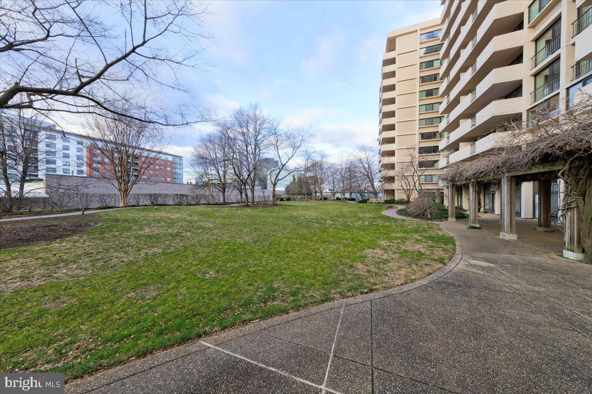4141 North Henderson Road, Unit 913 Arlington, VA 22203 - Photo 23 of 41