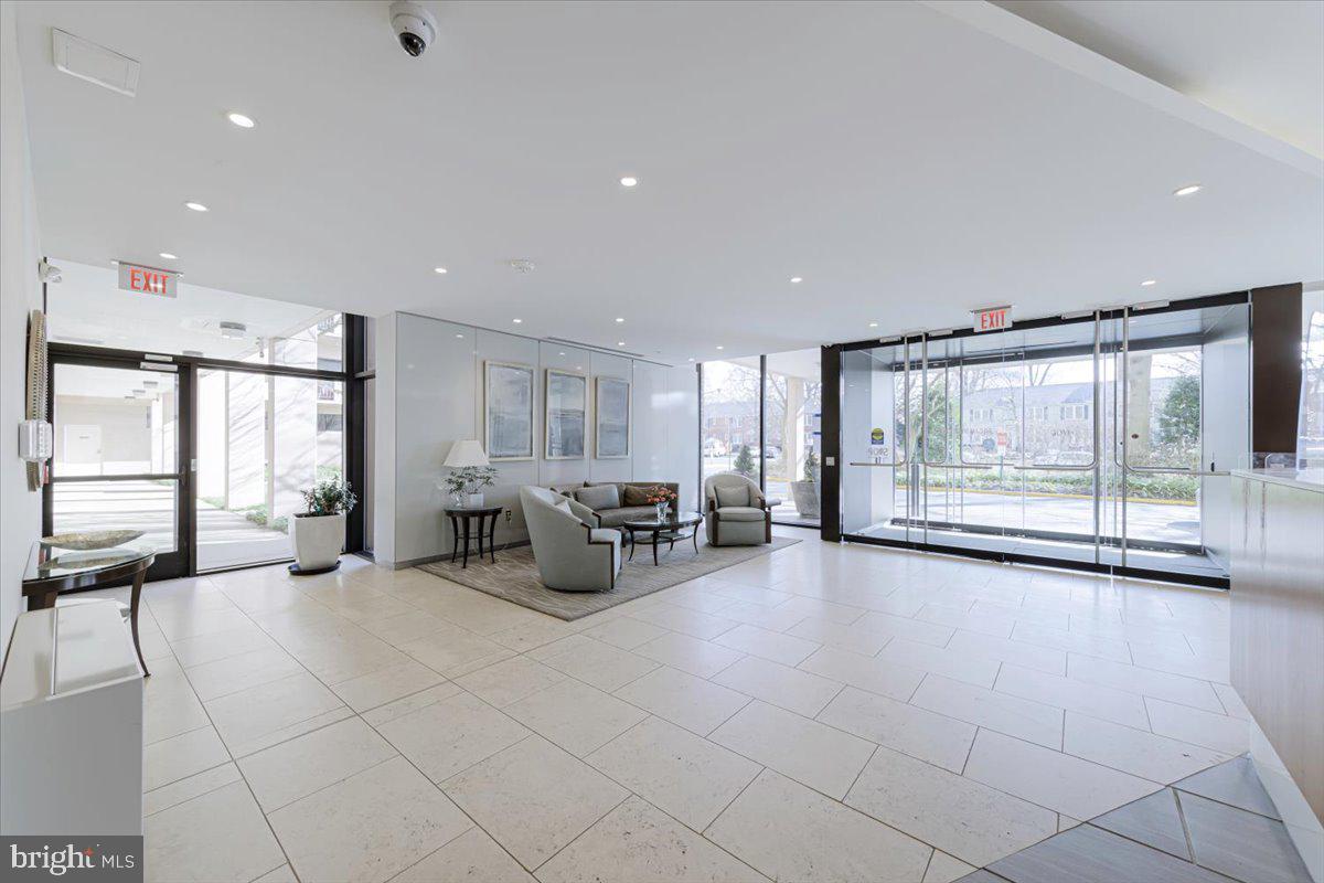 4141 North Henderson Road, Unit 913 Arlington, VA 22203 - Photo 28 of 41