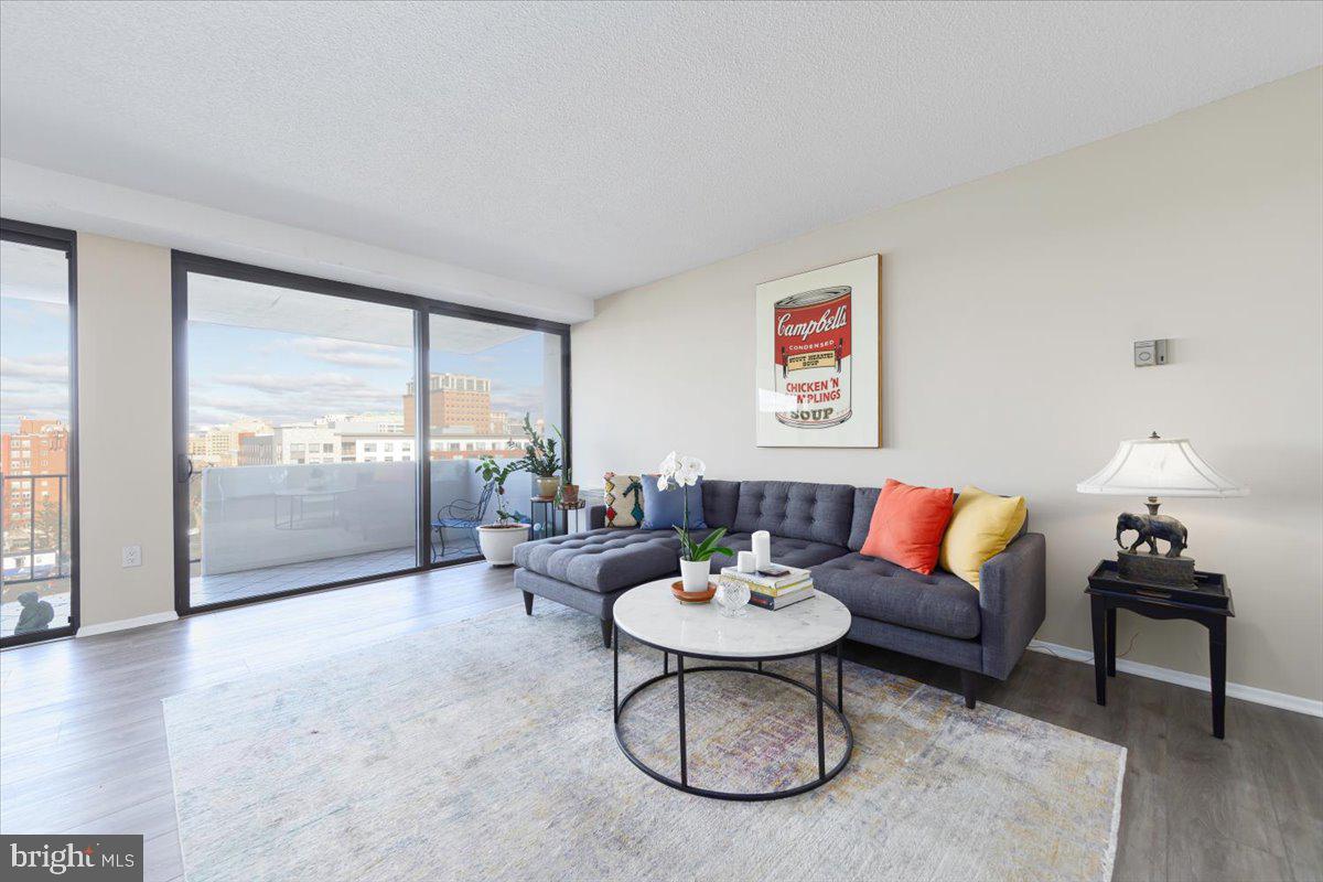 4141 North Henderson Road, Unit 913 Arlington, VA 22203 - Photo 3 of 41