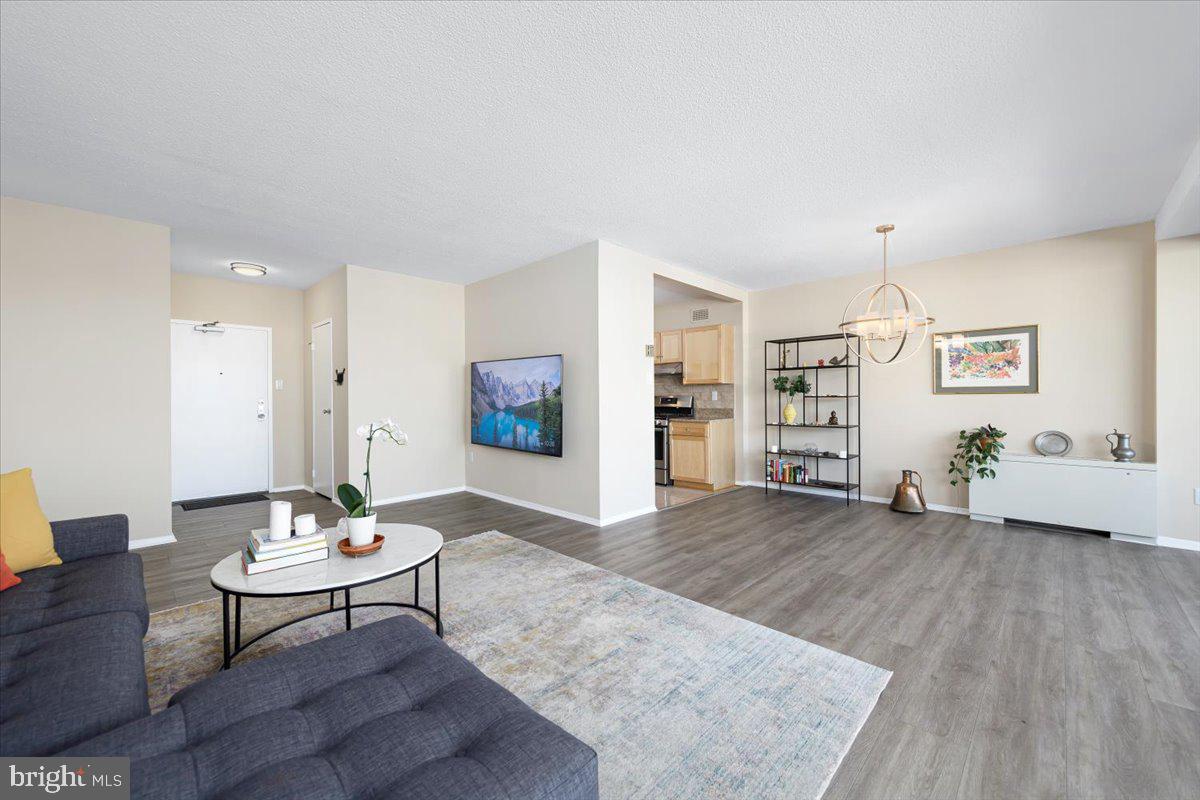 4141 North Henderson Road, Unit 913 Arlington, VA 22203 - Photo 6 of 41