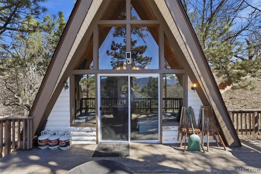 1146 Ridge Road Fawnskin, CA 92333 - Photo 28 of 34 a view of an entryway
