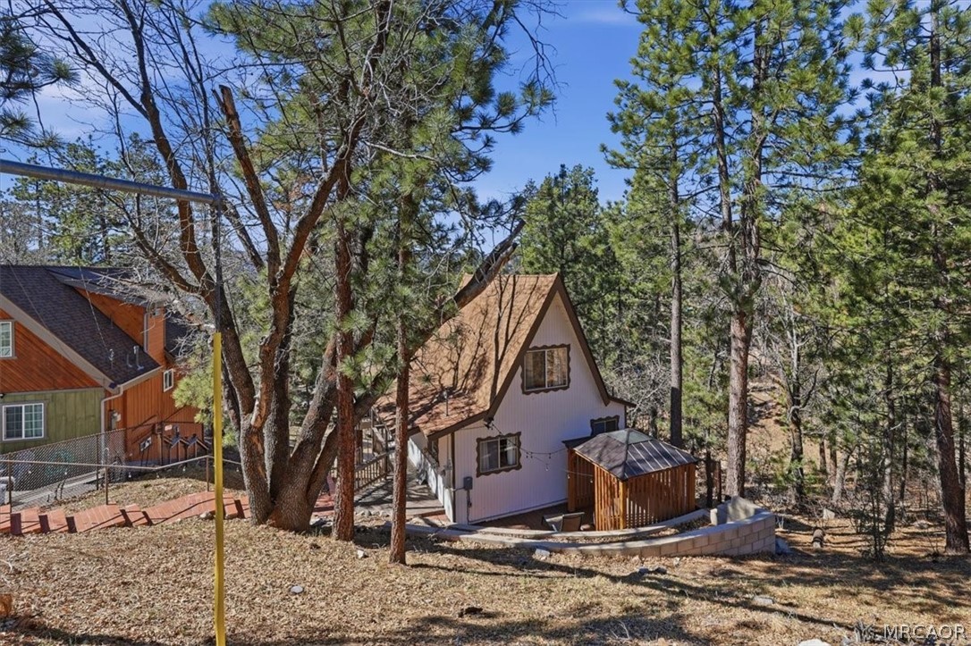 1146 Ridge Road Fawnskin, CA 92333 - Photo 30 of 34 a view of outdoor space and yard