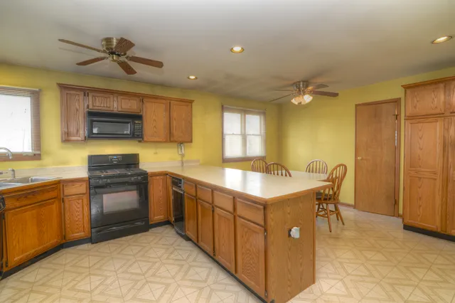 $399,500 | 3902 Rose Avenue, Western Springs, IL 60558