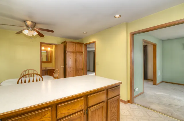 $399,500 | 3902 Rose Avenue, Western Springs, IL 60558