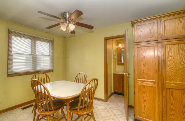 $399,500 | 3902 Rose Avenue, Western Springs, IL 60558