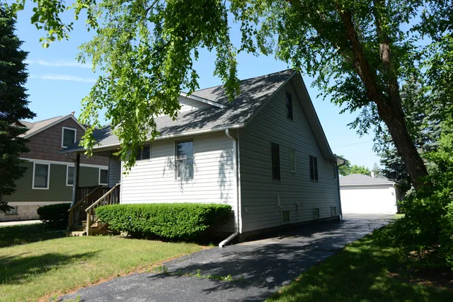 $399,500 | 3902 Rose Avenue, Western Springs, IL 60558