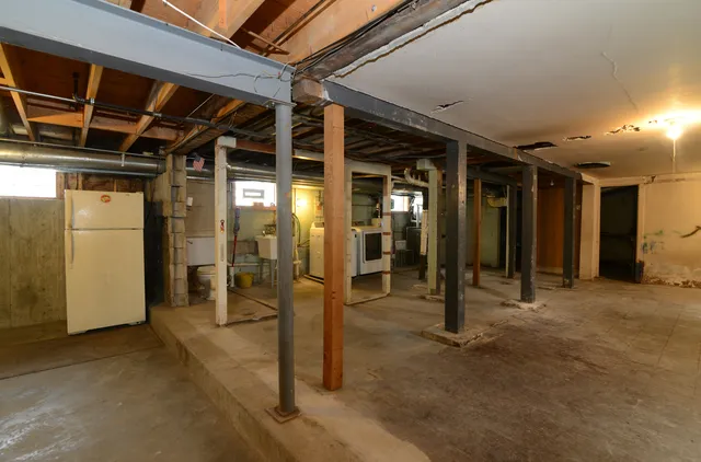 $399,500 | 3902 Rose Avenue, Western Springs, IL 60558