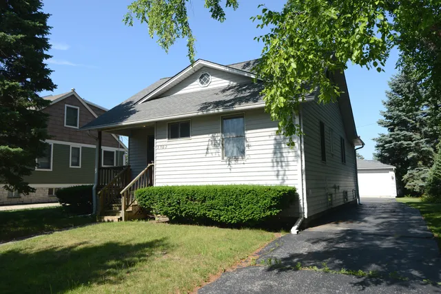 $399,500 | 3902 Rose Avenue, Western Springs, IL 60558
