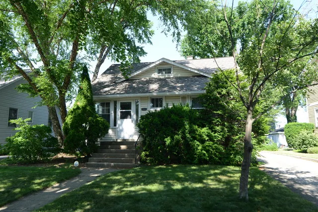$399,500 | 3902 Rose Avenue, Western Springs, IL 60558