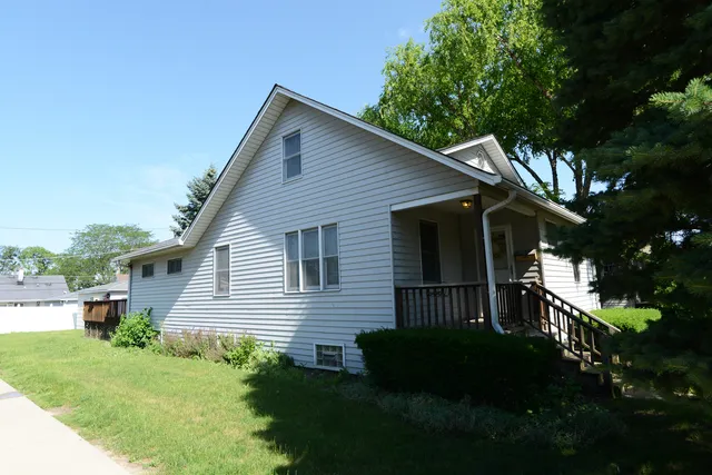 $399,500 | 3902 Rose Avenue, Western Springs, IL 60558