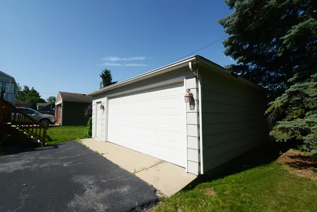 $399,500 | 3902 Rose Avenue, Western Springs, IL 60558