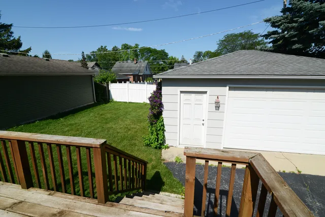$399,500 | 3902 Rose Avenue, Western Springs, IL 60558