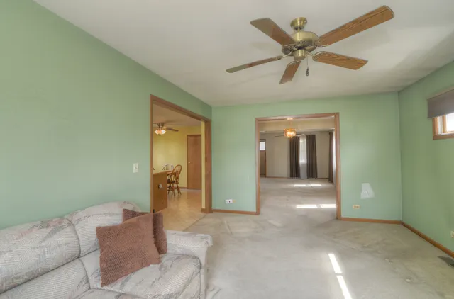 $399,500 | 3902 Rose Avenue, Western Springs, IL 60558