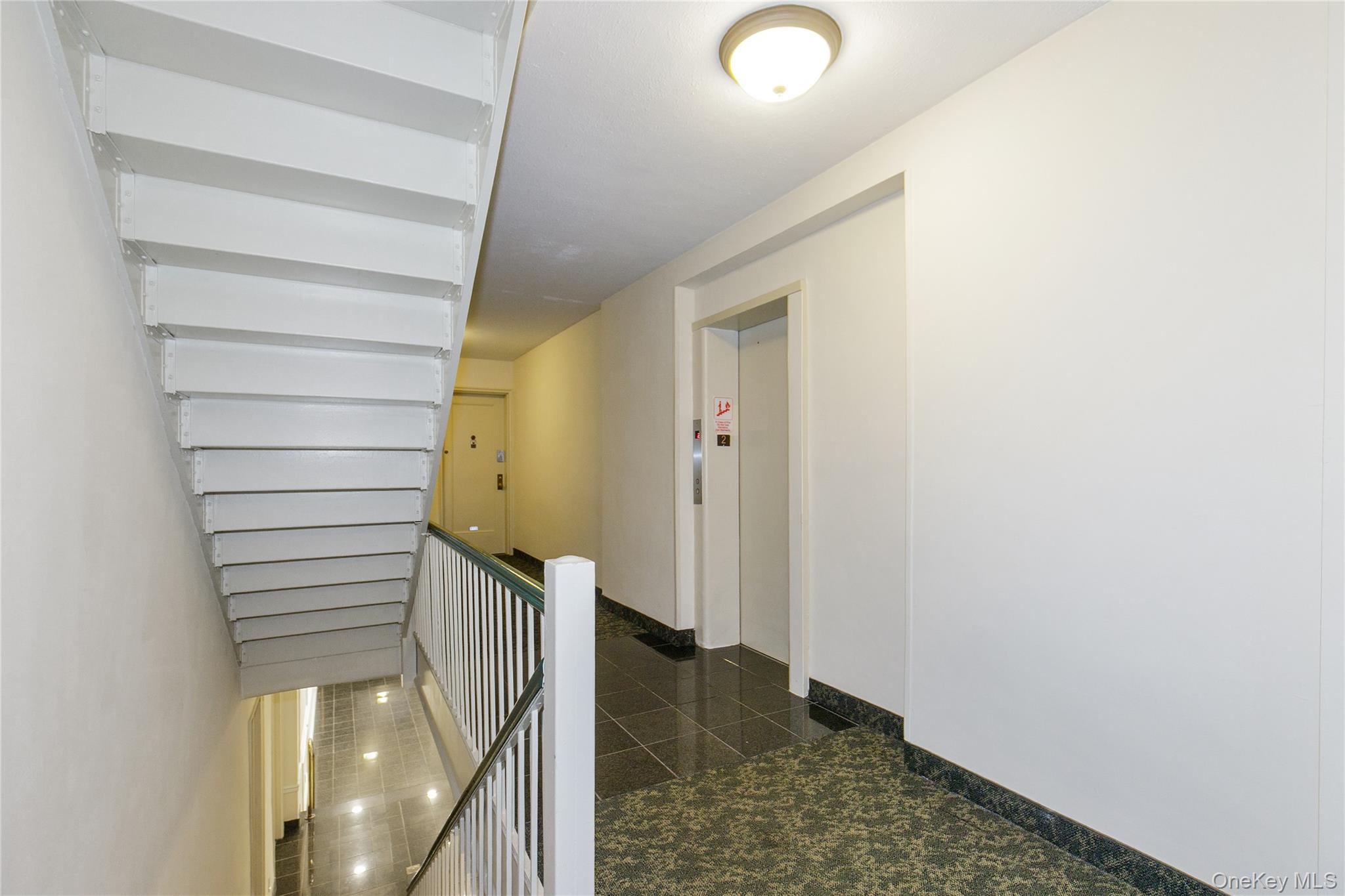 15 Canterbury Road, Unit C10 Great Neck, NY 11021 - Photo 13 of 22