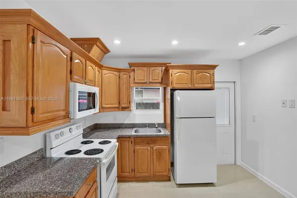 $2,550 | 6761 Southwest 13th Terrace, Unit 1, Miami, FL 33144