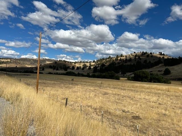 5320 Ager Beswick Road Hornbrook, CA 96044 - Photo 18 of 48 Gallery Image 18