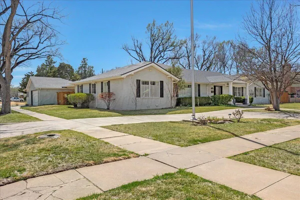 $575,000 | 2301 South Julian Boulevard, Amarillo, TX 79102