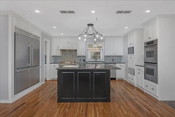 $575,000 | 2301 South Julian Boulevard, Amarillo, TX 79102