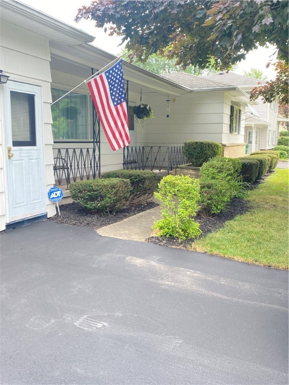 26 Caren Drive Irondequoit, NY 14622 - Photo 2 of 49 House Entrance