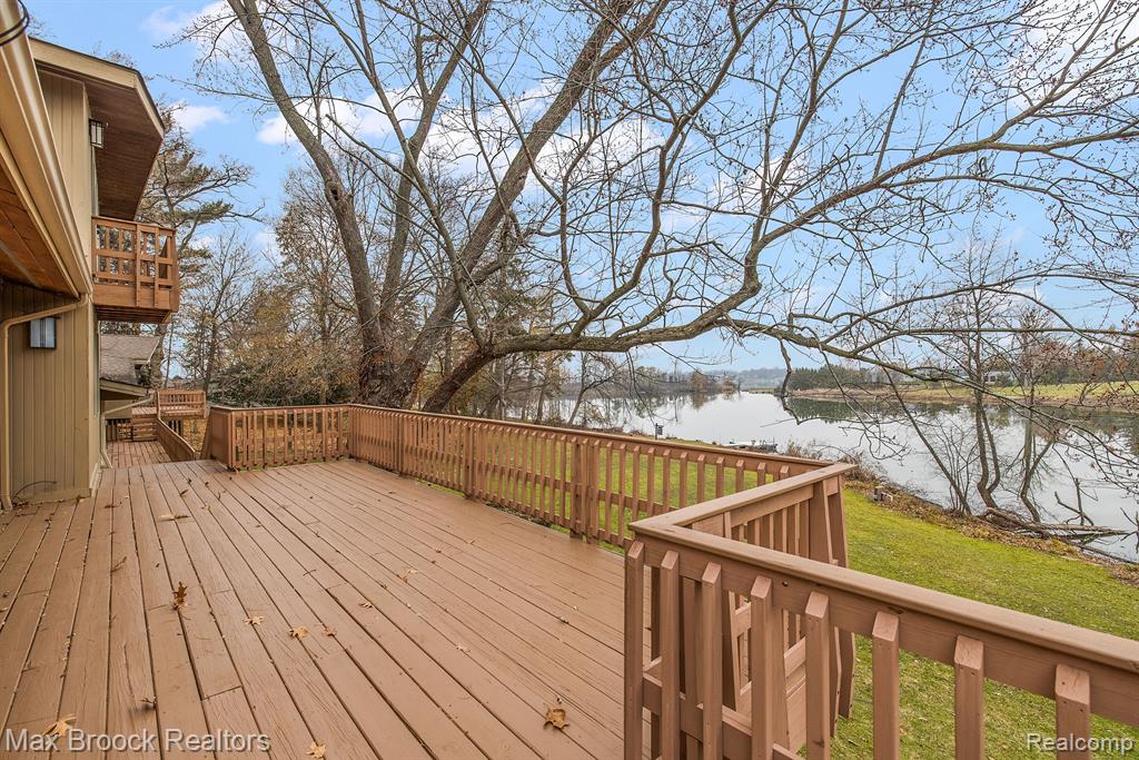4480 Commerce Road West Bloomfield, MI 48324 - Photo 33 of 44