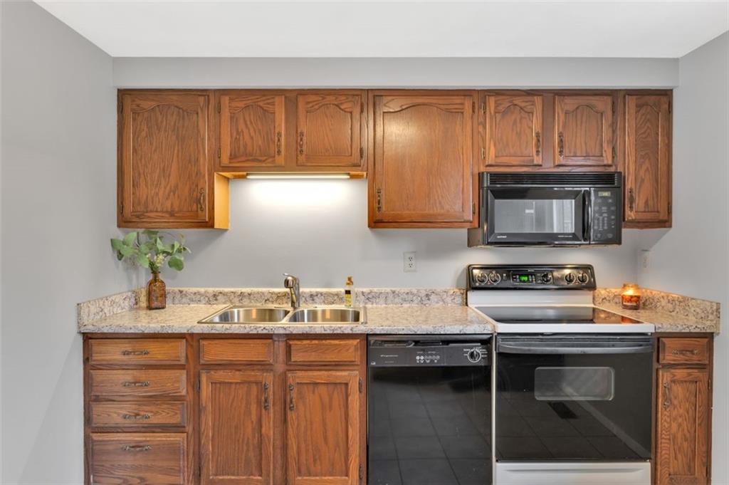 2007 Clearfork Road Bridgeville, PA 15017 - Photo 7 of 25 Gallery Image 7