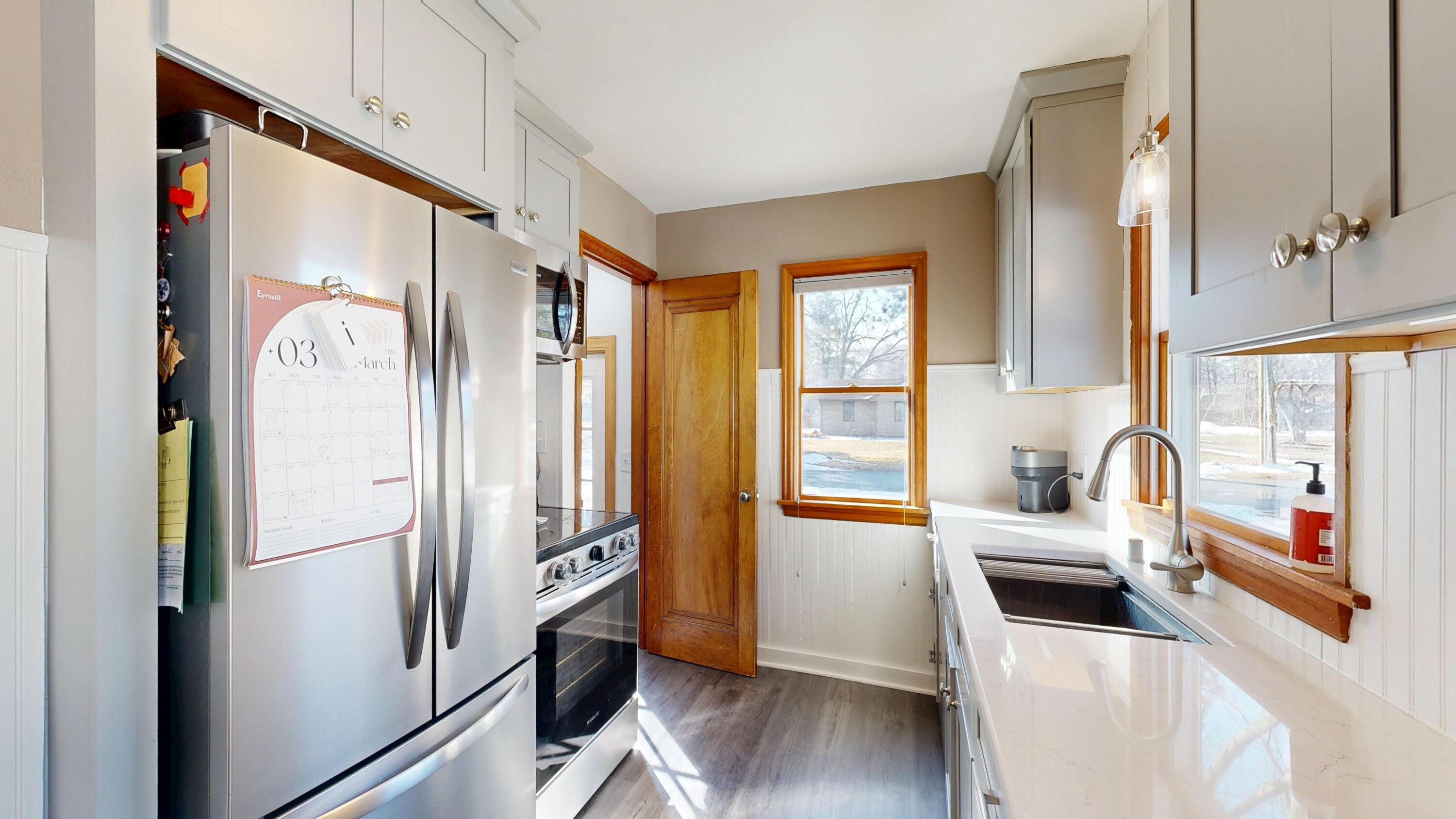 560 Court Road Onalaska, WI 54650 - Photo 8 of 39 Kitchen