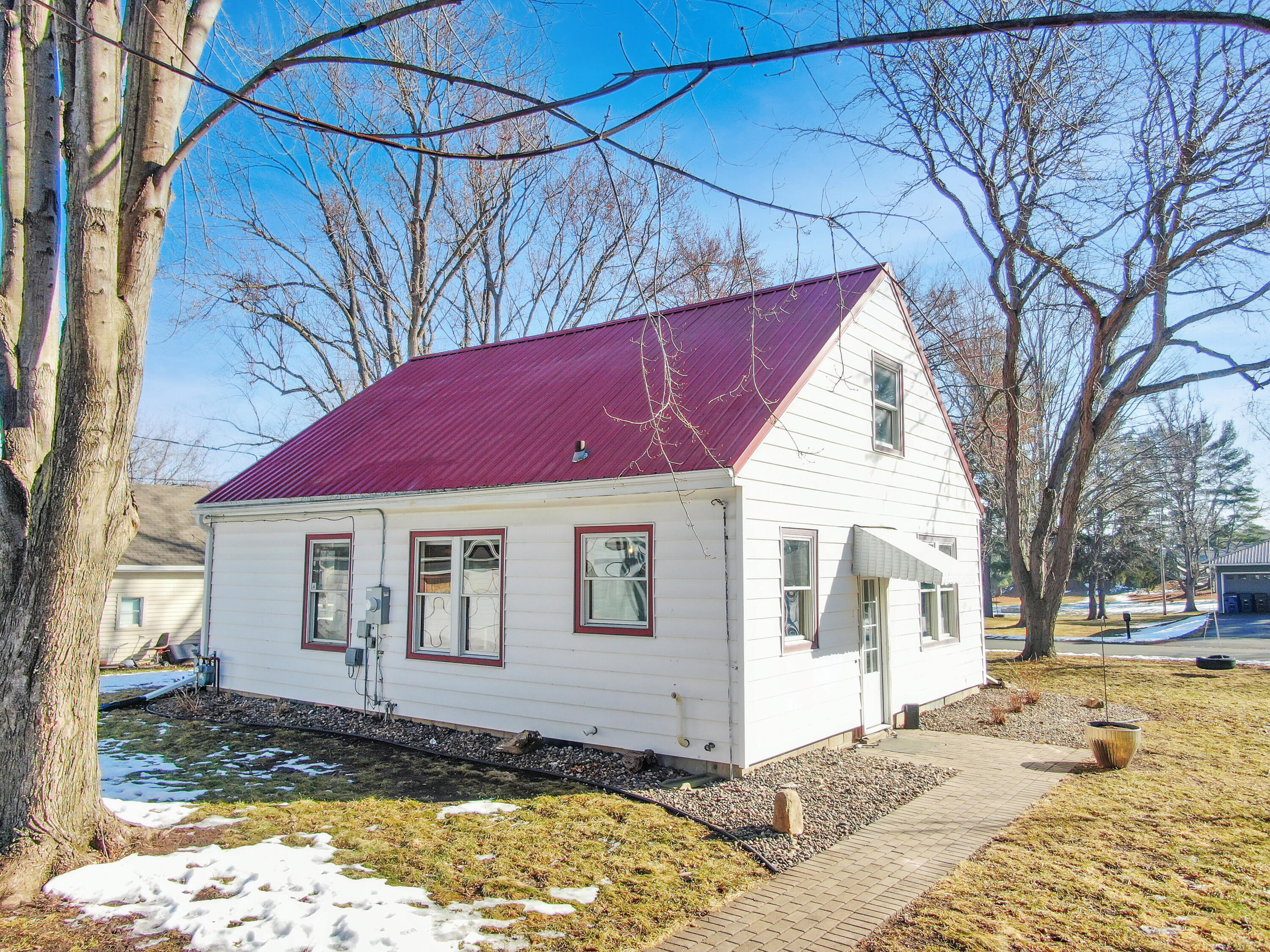 560 Court Road Onalaska, WI 54650 - Photo 32 of 39 Exterior