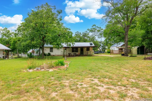 $495,000 | 704 West San Antonio Street, Fredericksburg, TX 78624