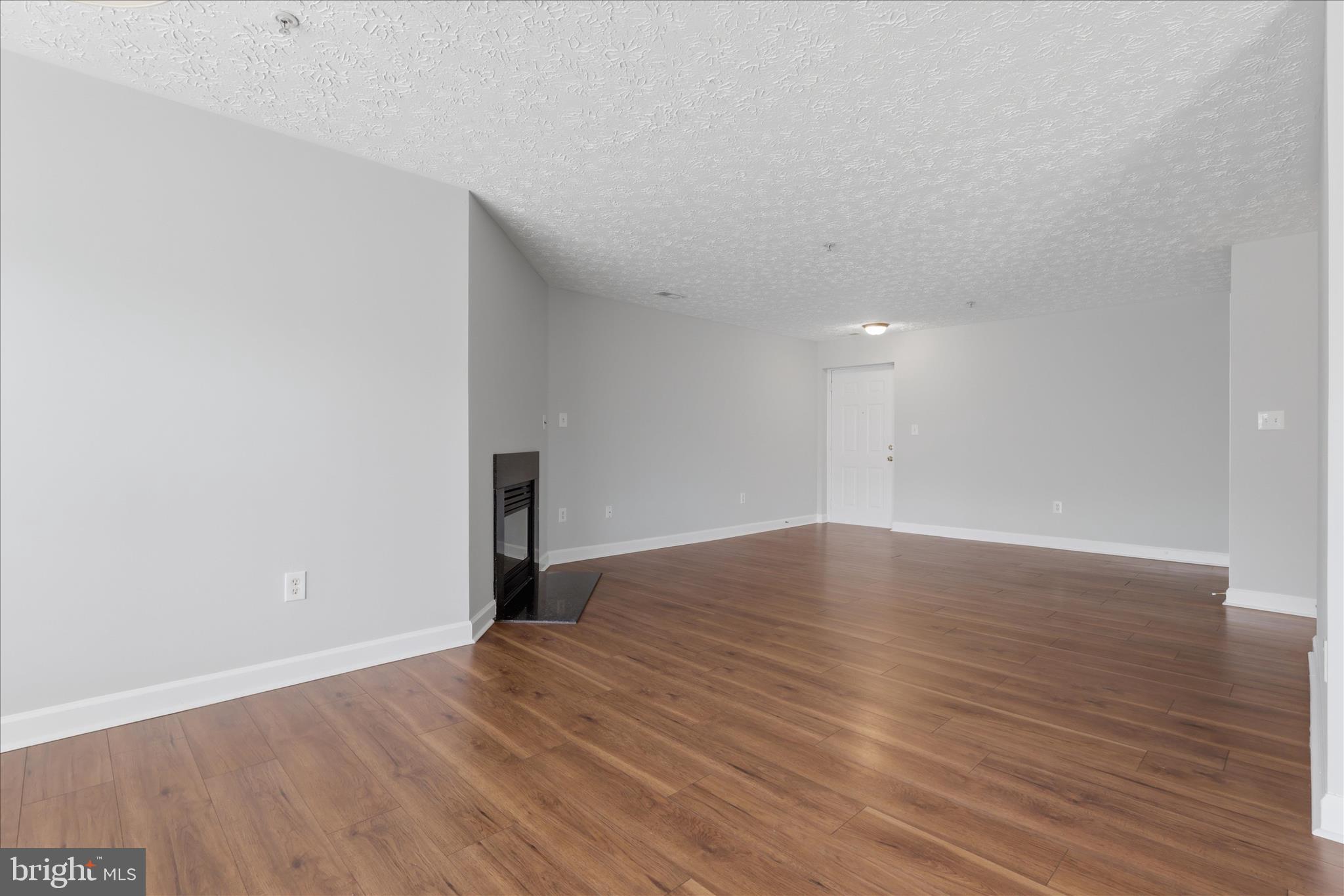 6343 Springwater Terrace, Unit 1032 Frederick, MD 21701 - Photo 7 of 28 IMG_9057