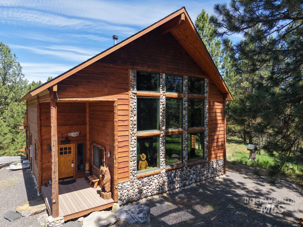 515 Cabarton Road Cascade, ID 83611 - Photo 6 of 36