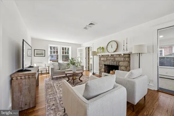 $600,000 | 919 Lindale Avenue, Drexel Hill, PA 19026